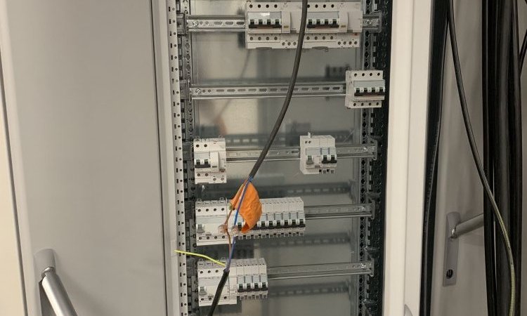 Installation électrique bureaux Light Air - Monts du Lyonnais - Alextricité Générale