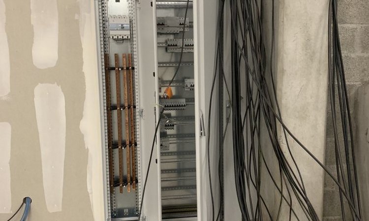 Installation électrique bureaux Light Air - Monts du Lyonnais - Alextricité Générale