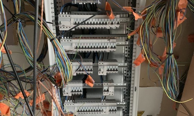 Installation électrique bureaux Light Air - Monts du Lyonnais - Alextricité Générale